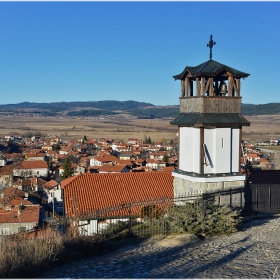 Камбанарията на църквата Св. Петка