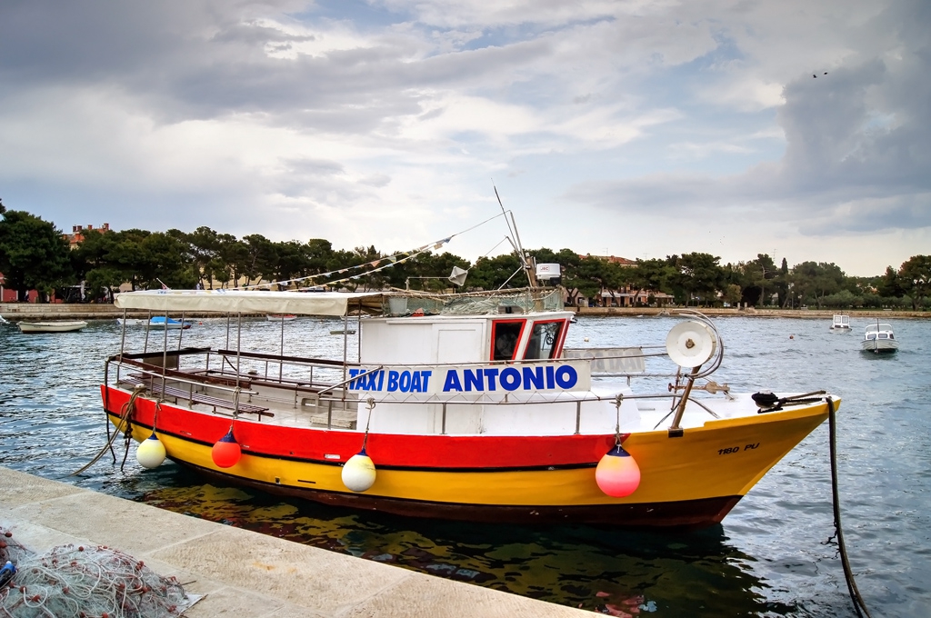 Taxi Boat