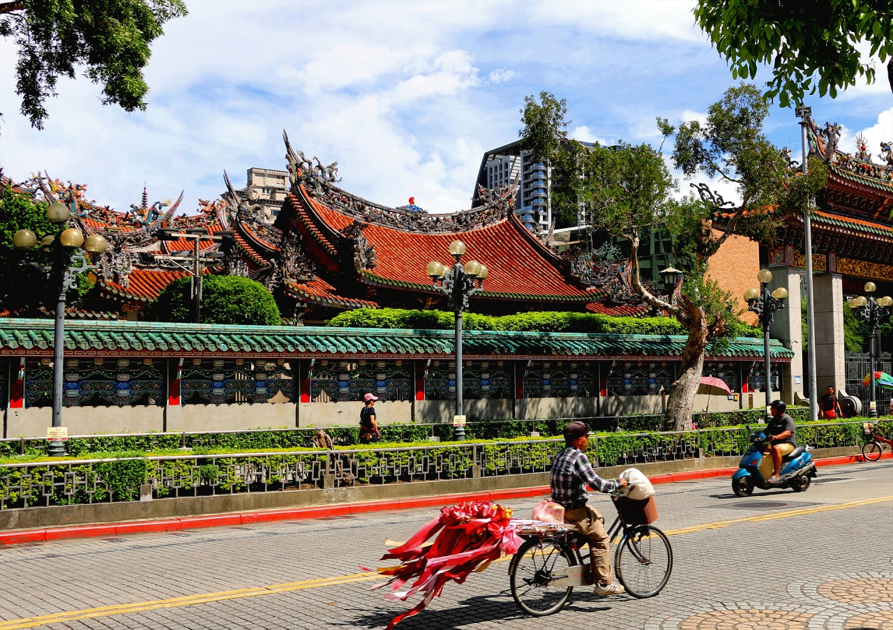 Longshan Temple