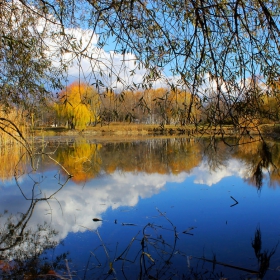 Там, край гьолчето