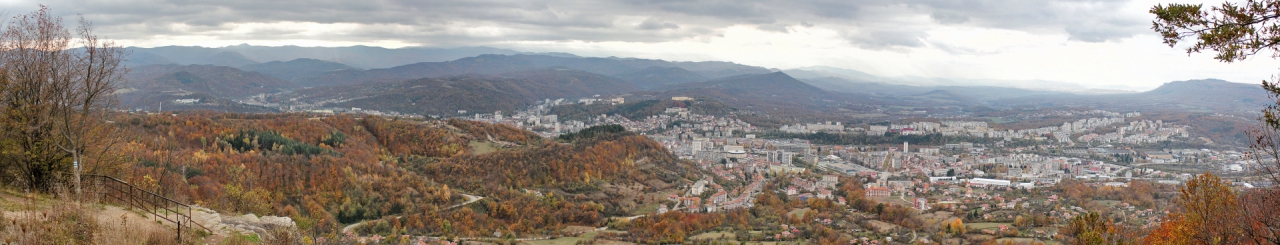 Габрово...  панорама от местността Градище