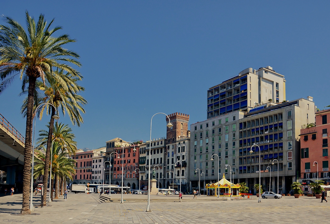 Piazza Caricamento, Genova