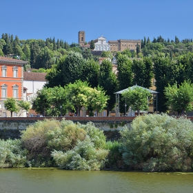 От Арно към Abbazia di San Miniato al Monte, Флоренция