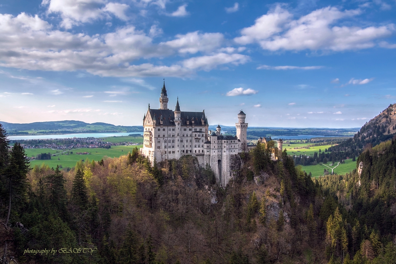 NEUSCHWANSTEIN перлата на Бавария