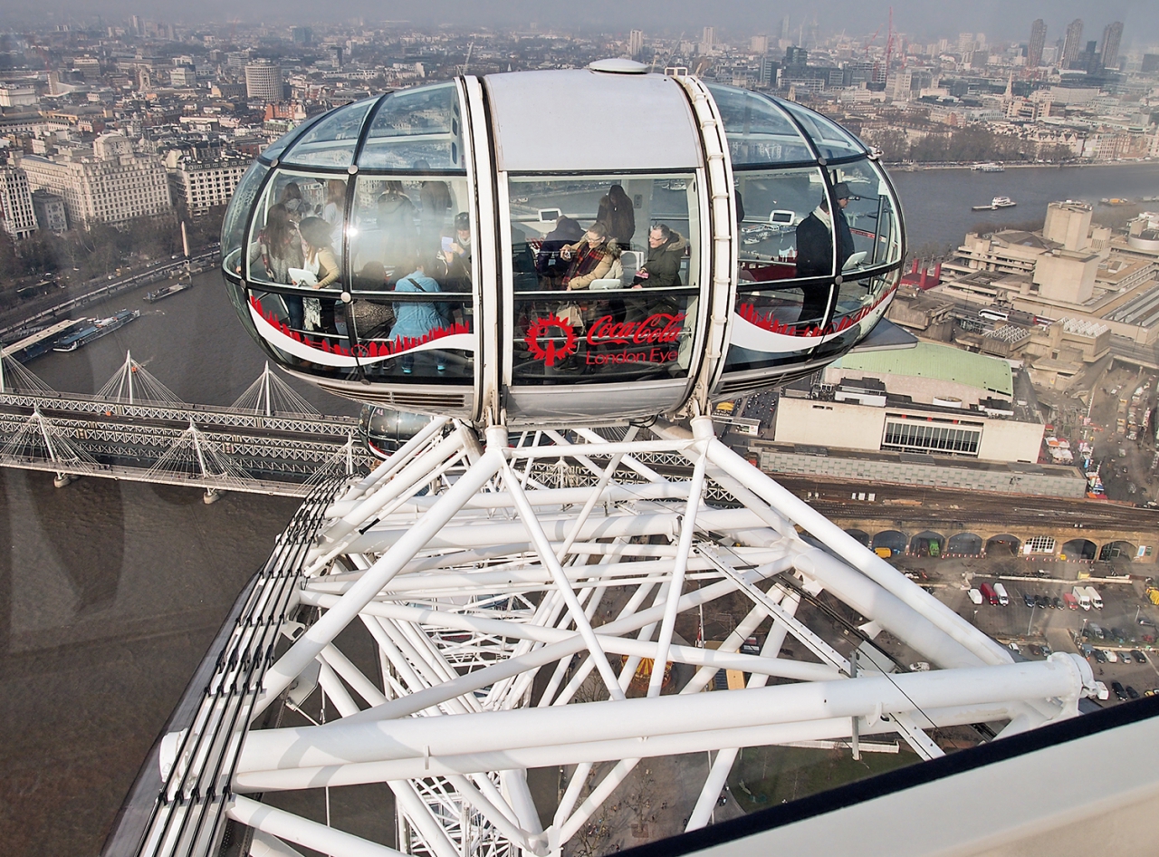 Лондон от кабинката на London Eye- снимката е на дъщеря ми Лаурен, аз само я споделям ... тя си няма IощеI регистрация тука...