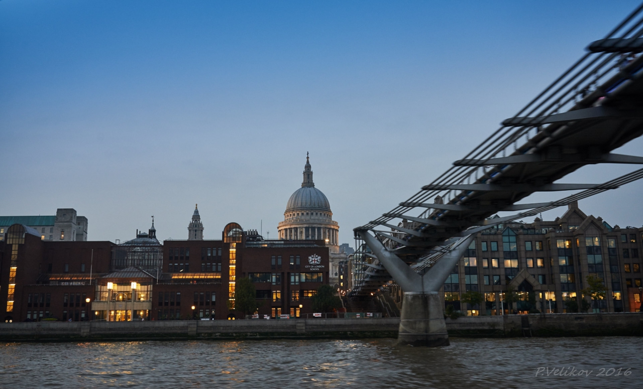 St.Paul's Cathedral and Millenium Bridge at night