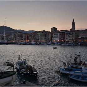 Привечер в Marina di Oneglia, Imperia, Italy