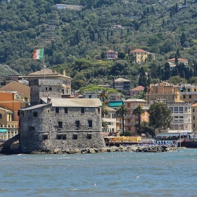 Castello sul Mare, 1551 г., Rapollo