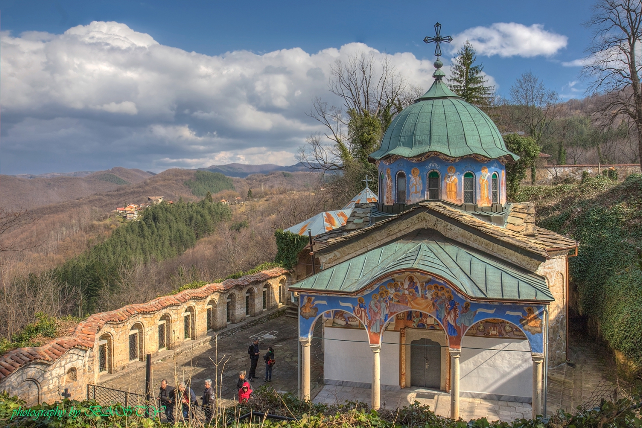 Соколски манастир - църквата