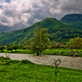 Пролет в Балкана