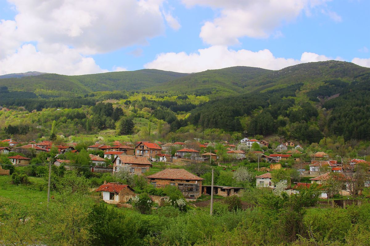 Планинско село