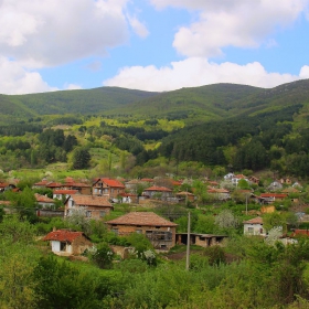 Планинско село