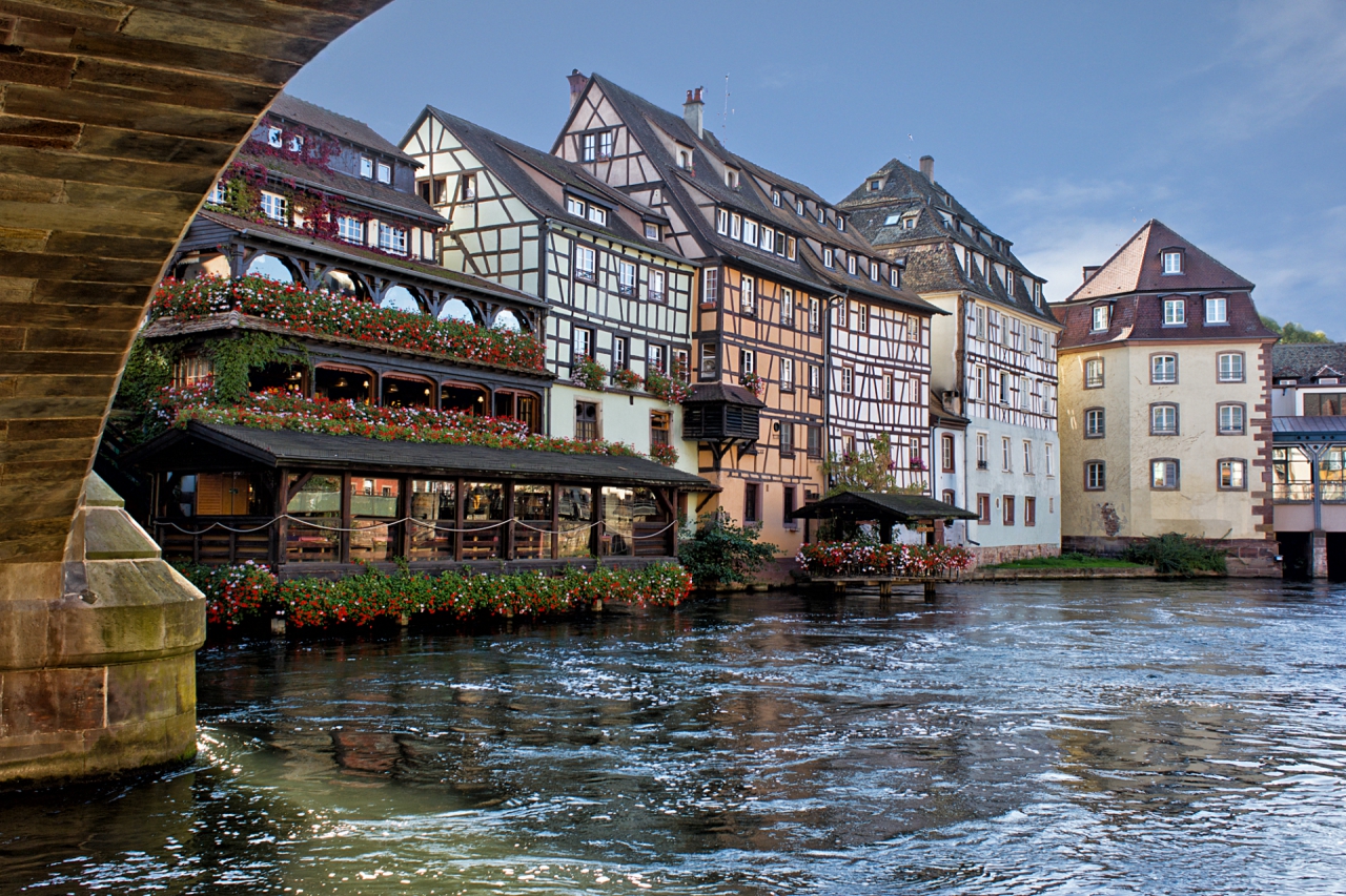 La Petite France, Strasbourg ...  сега и на BG- Страсбург, Малката Франция