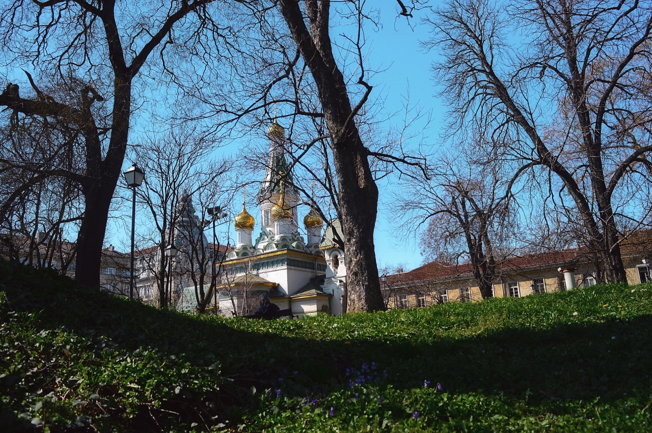 Поглед към църквата