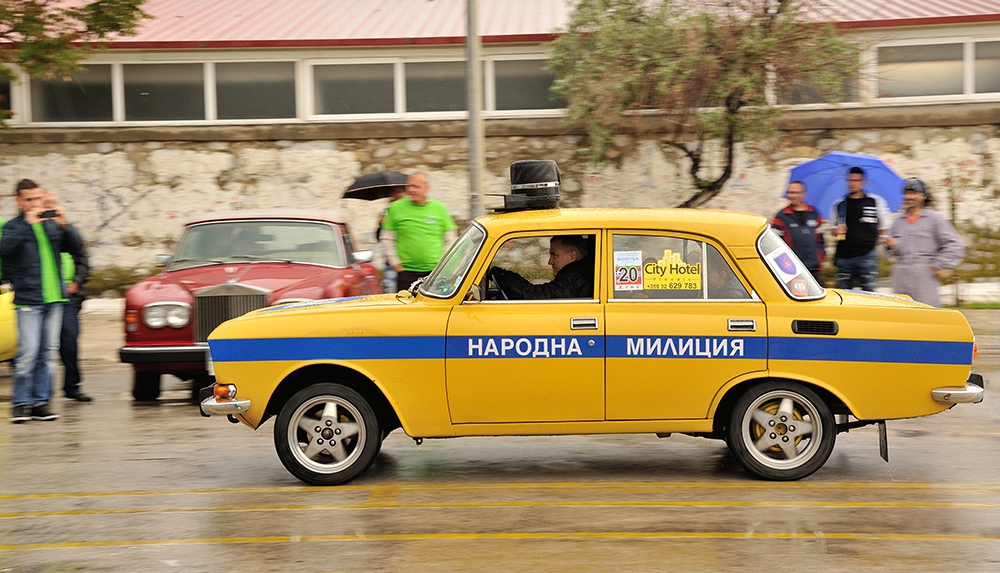 Спете спокойно деца, НМ бди над вас!