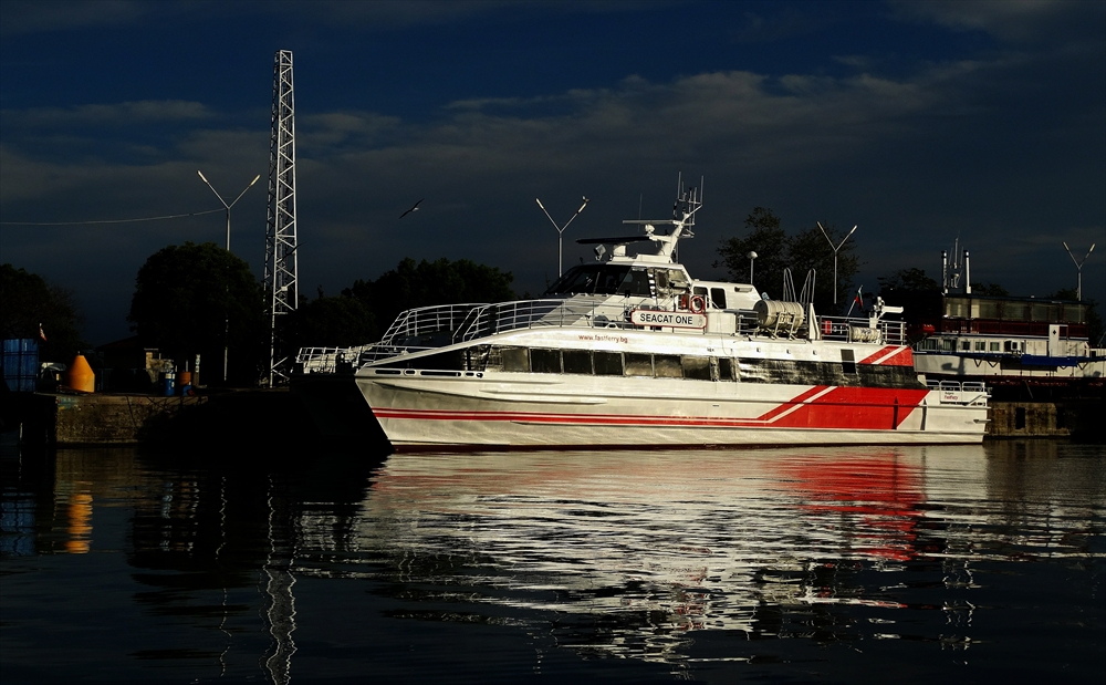 SEACAT ONE на Морска гара Несебър