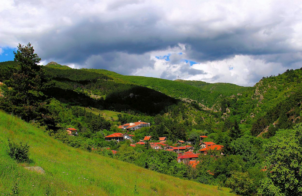 Планинско село