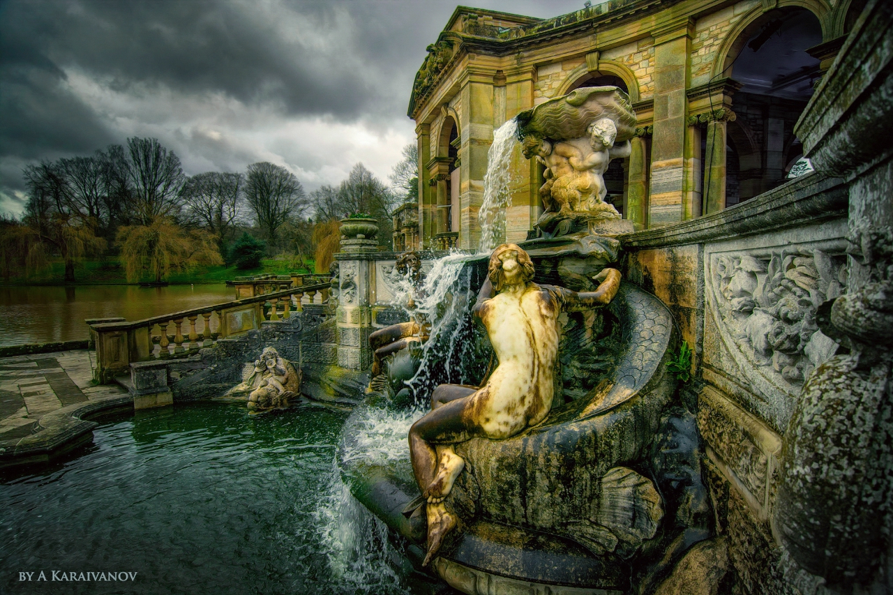 Italian Garden Statues - Hever Castle