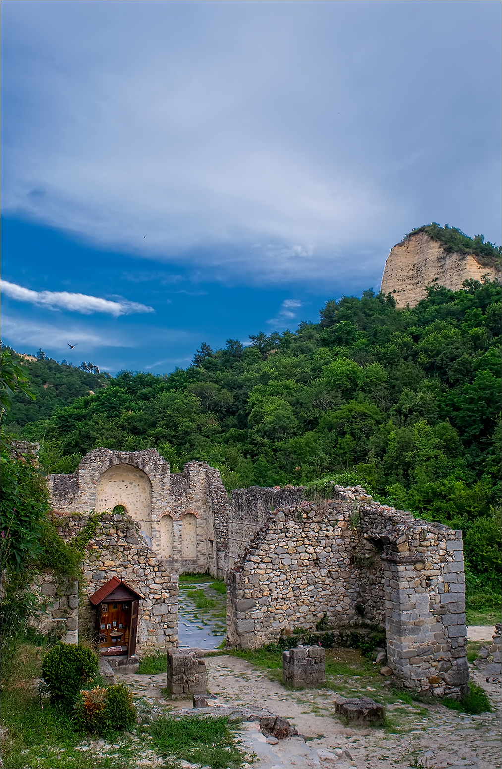 Мелник - останките от църквата 