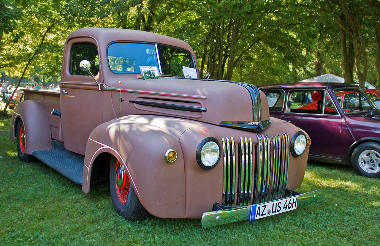 Ford Pickup 1946 Street Car... отзаде- в коментарЪТ