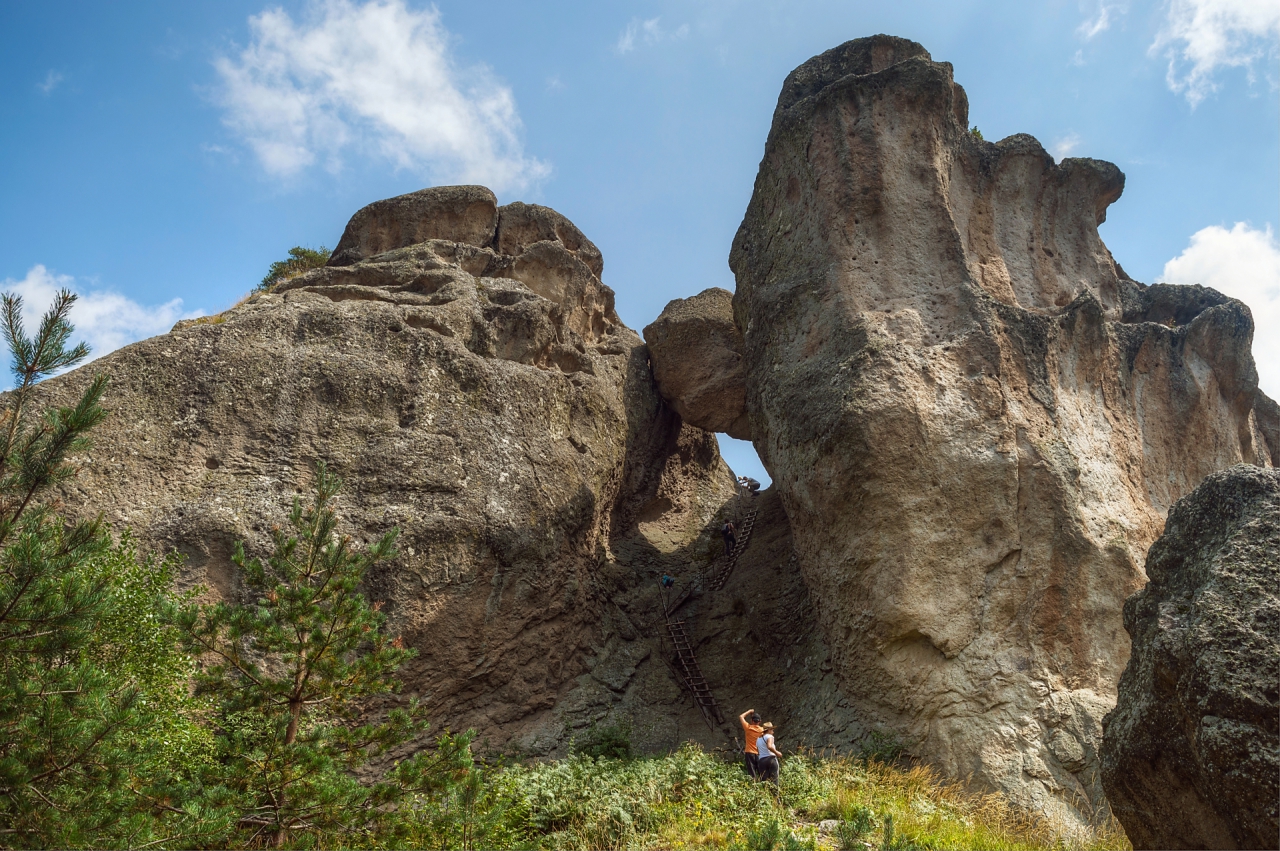 Караджов камък