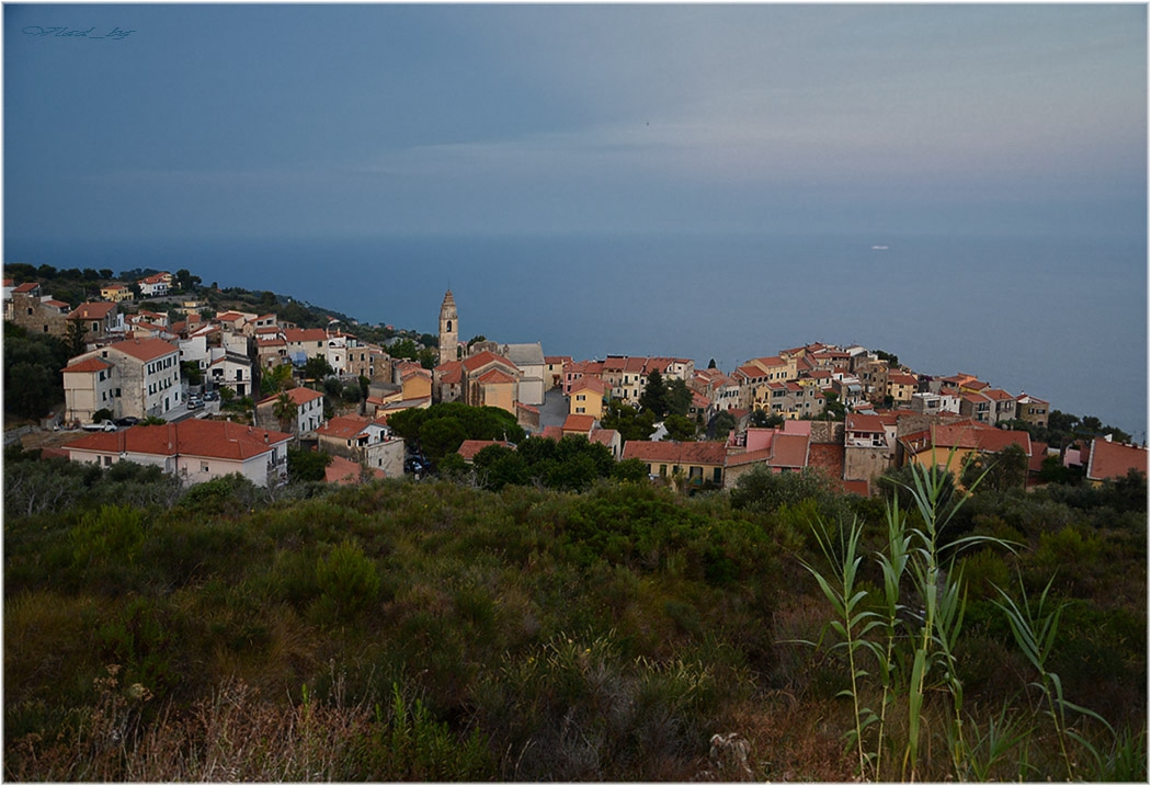 Привечер над Cipressa, Liguria, Italy