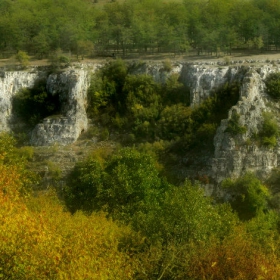 Скалите край Оногур