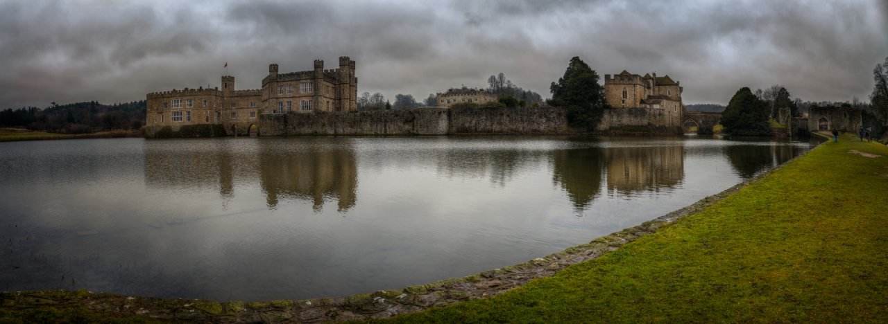 Leeds Castle - тук, най-добра бистрота се постига при цял екран - 2 пъти кликване върху снимката