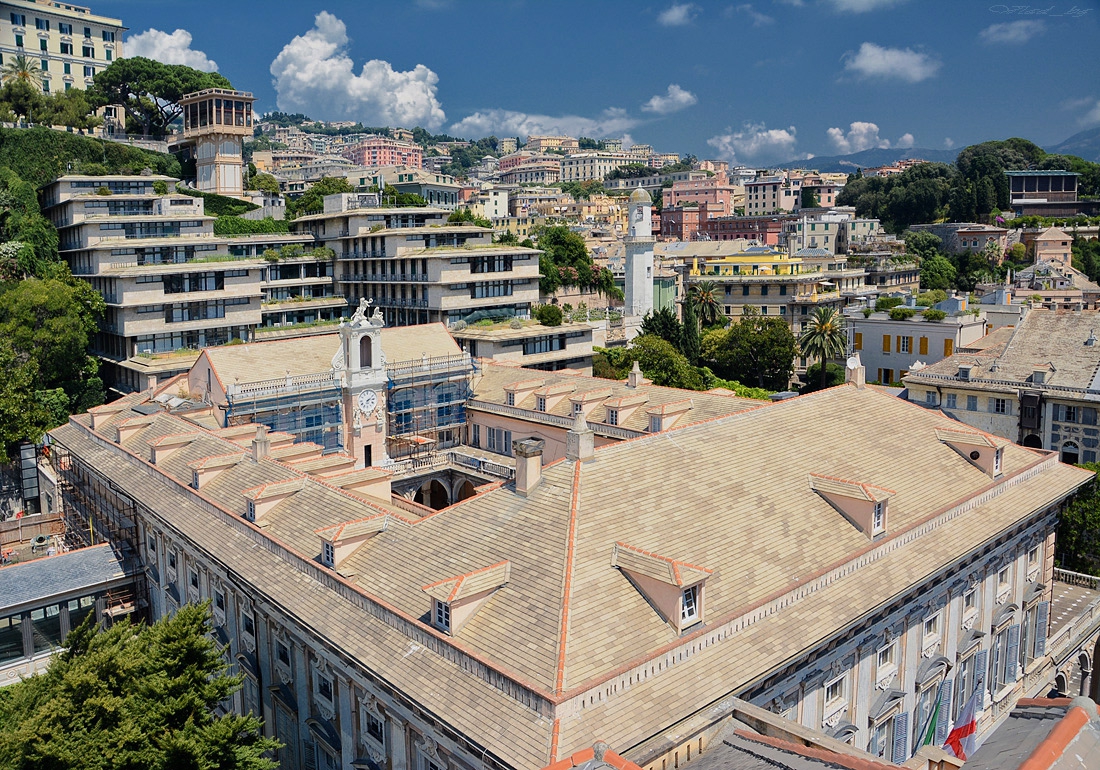 Над керемидите на Palazzo Doria -Tursi, Генуа