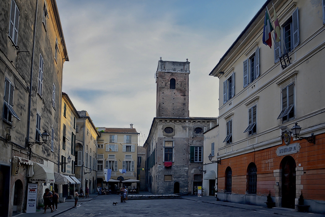 Рiazza San Michele, Albenga