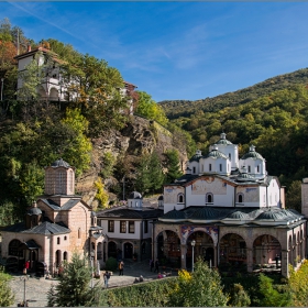 Манастирът 