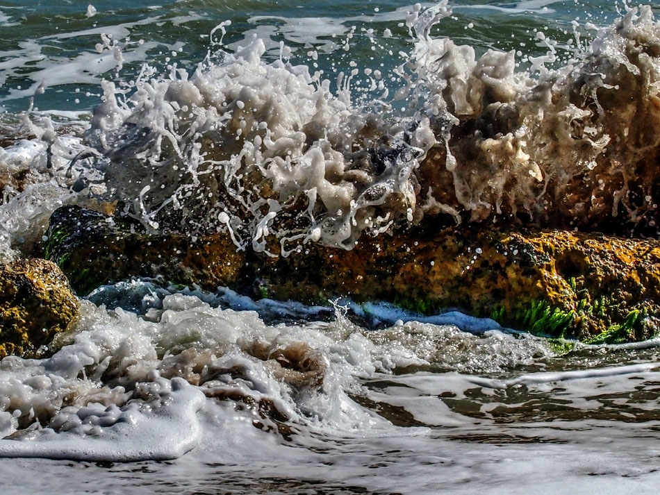 Разбиване на морска вълна 2