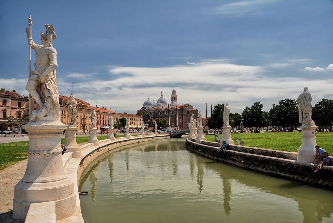 Край канала на Prato della Valle