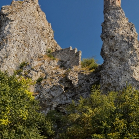 Девичата кула