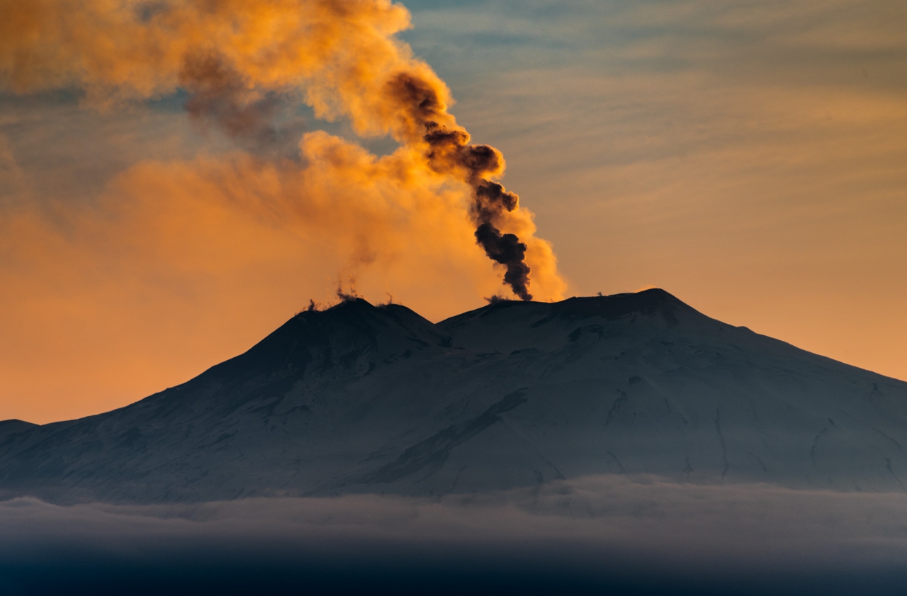 The smoking volcano