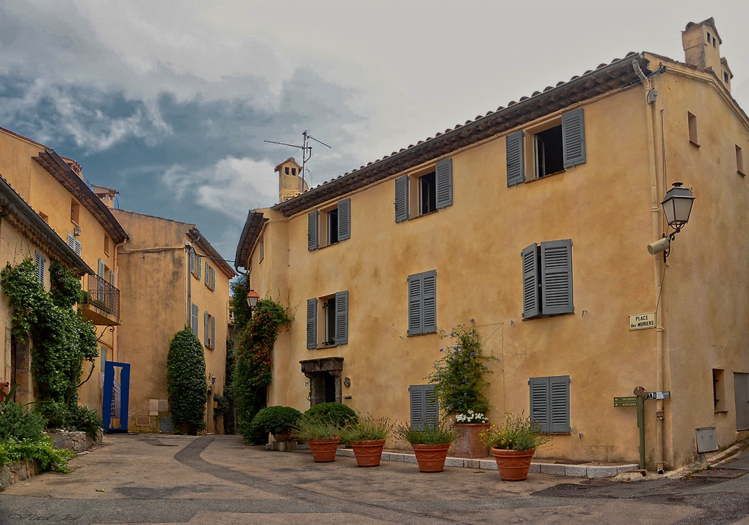 Place des Muriers, Mougins