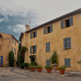 Place des Muriers, Mougins