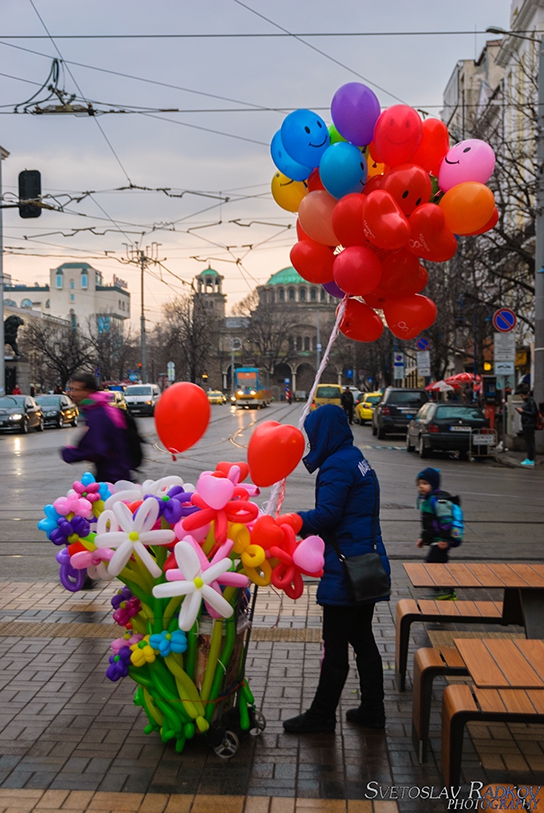 Вчера, осми март
