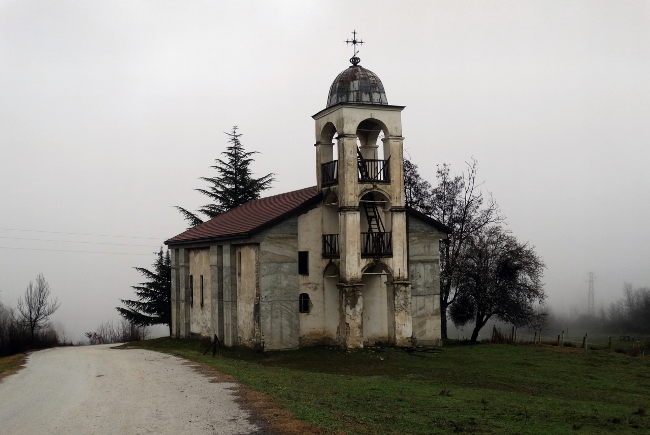 Запустялата черква 