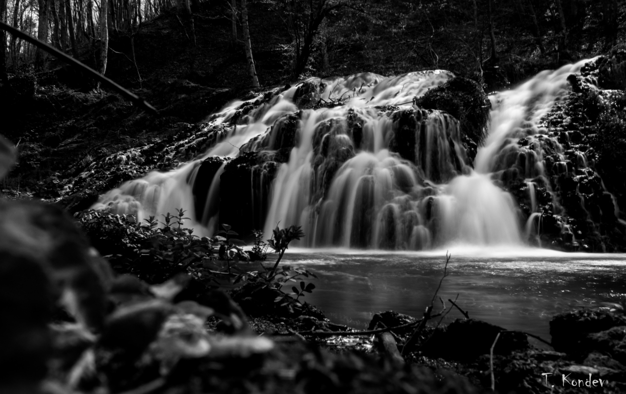 Dokuzak Waterfall