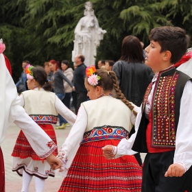 За коя ли, да се уловя