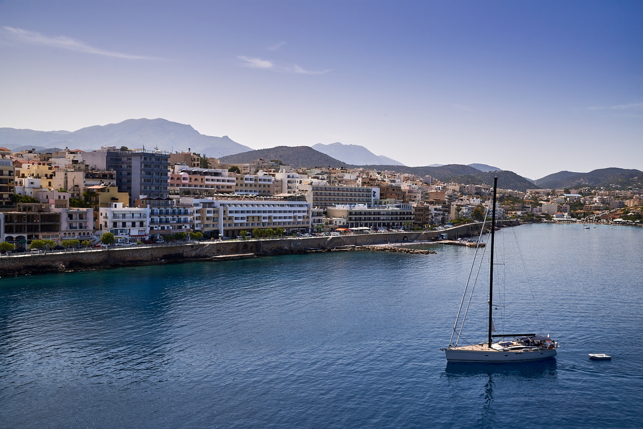 Agios Nikolaos sea side view