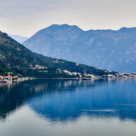 Mirrors Morning blue...