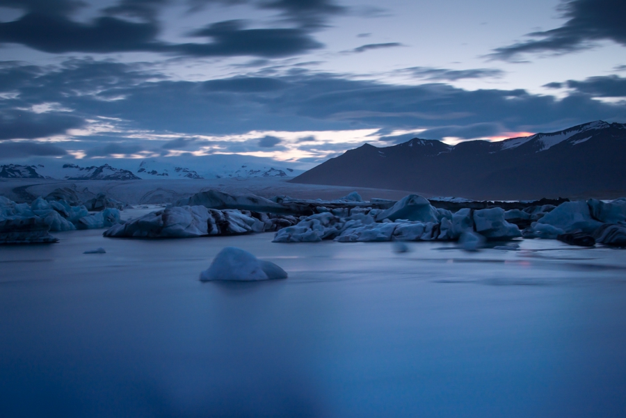 Iceland в полунощ - глетчерната лагуна Jоkulsаrlоn