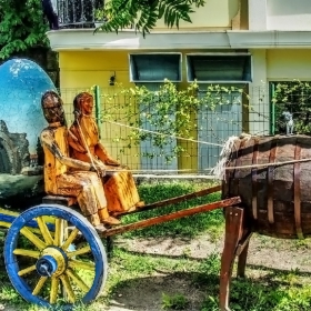 В църковния двор