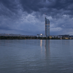 Буреносна вечер