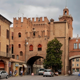 По улиците на Ferrara