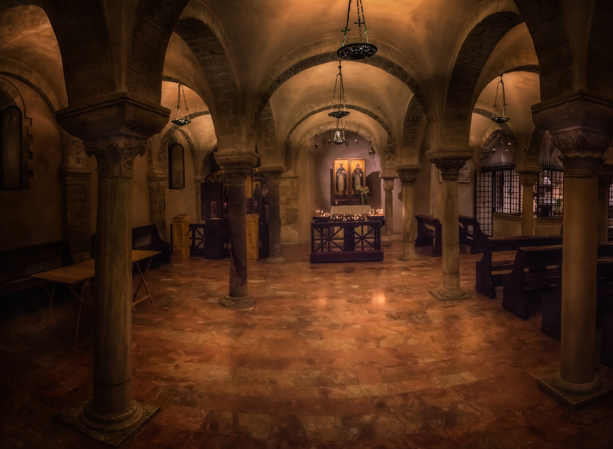 Basilica San Nicola - The Crypt