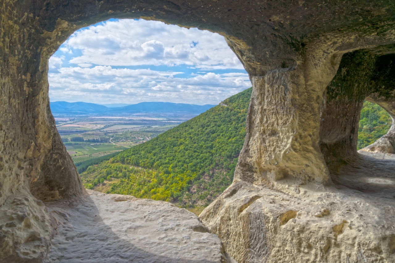 Ханкрумовски скален манастир