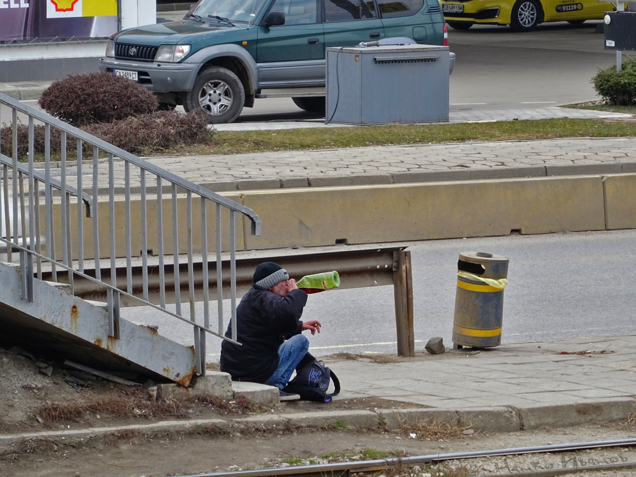 Ако си нямате половинка за св.Валентин си вземете литър или най-добре литър и половина!...